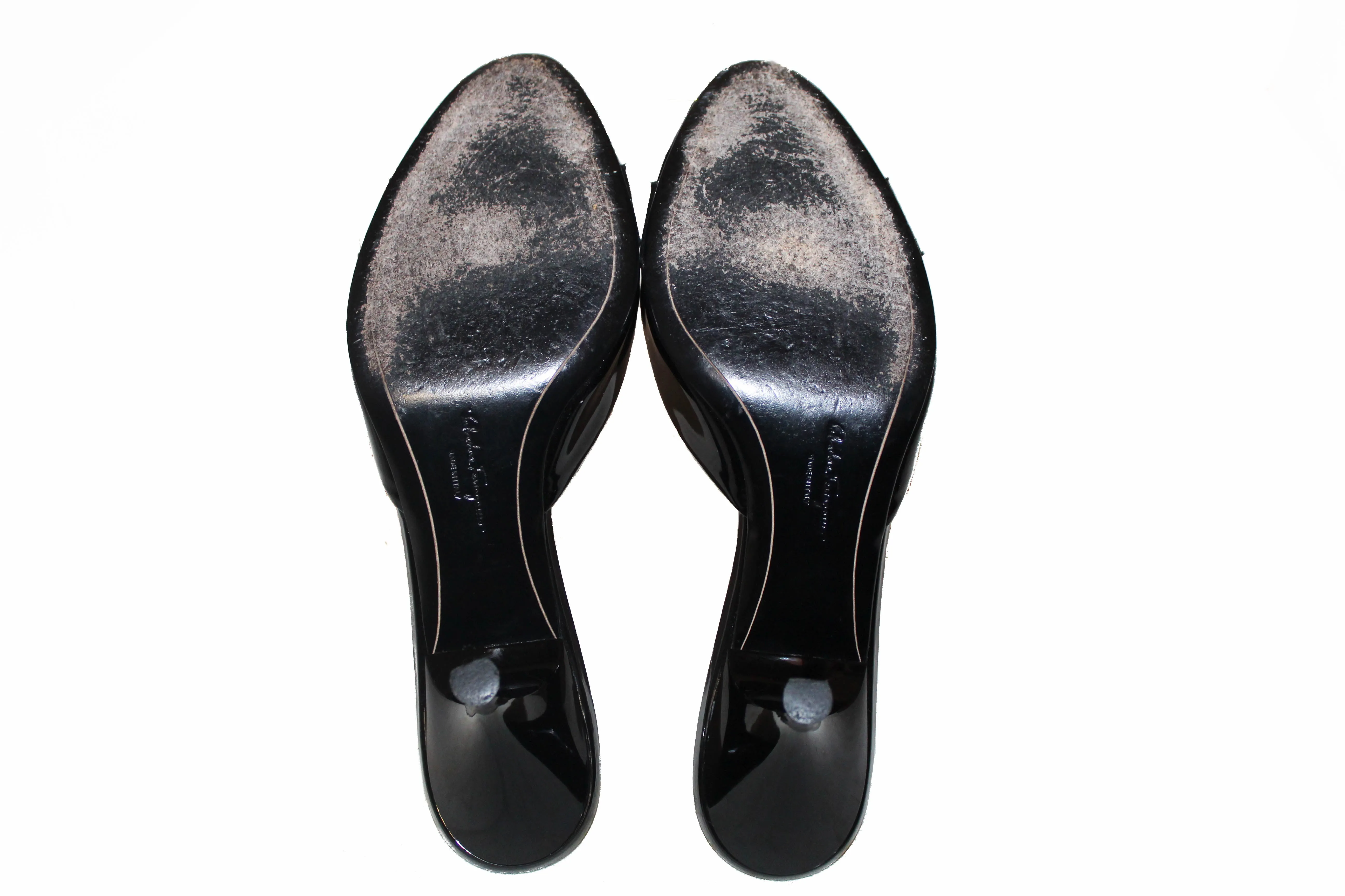 Authentic Salvatore Ferragamo Black Patent Calfskin Leather Riberia Size 9C