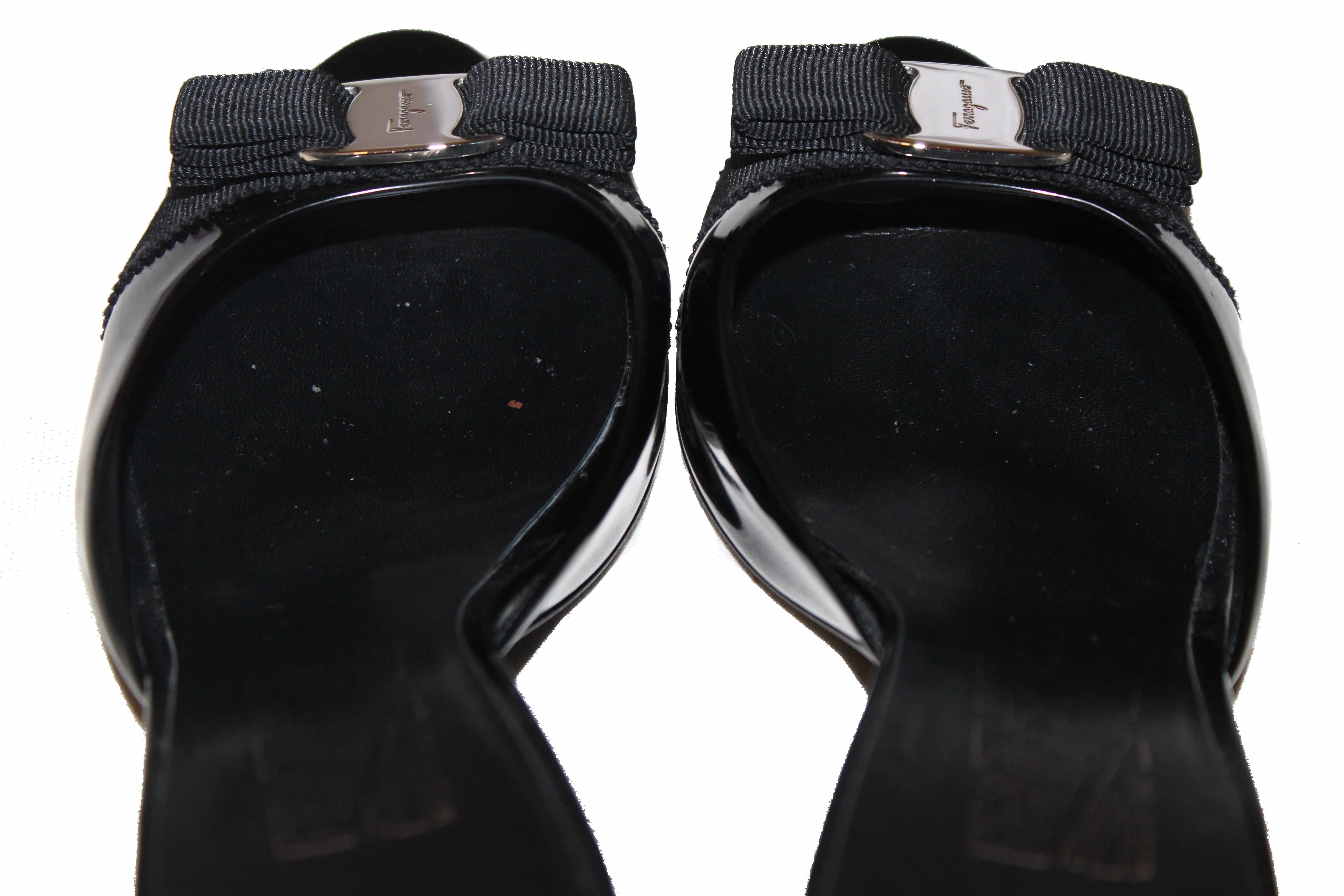 Authentic Salvatore Ferragamo Black Patent Calfskin Leather Riberia Size 9C