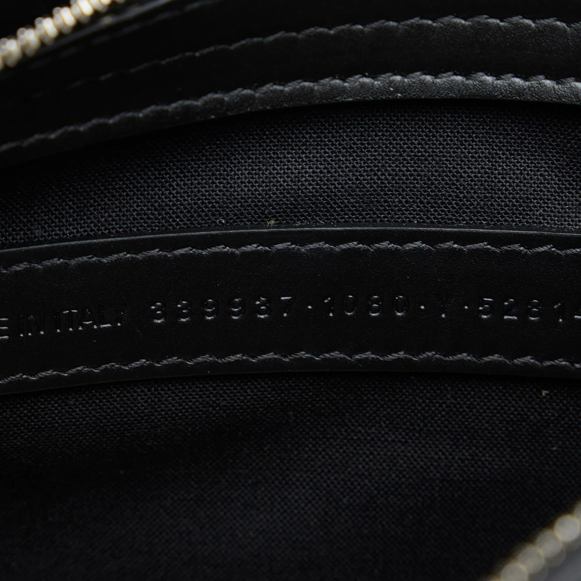 Balenciaga Navy Pochette M Crossbody (SHG-vvllwg)