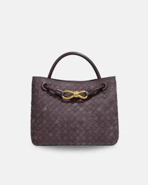 Lucia – Cozy seasonal style – Suede handbag