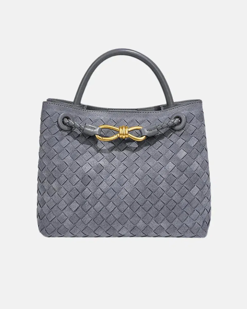 Lucia – Cozy seasonal style – Suede handbag