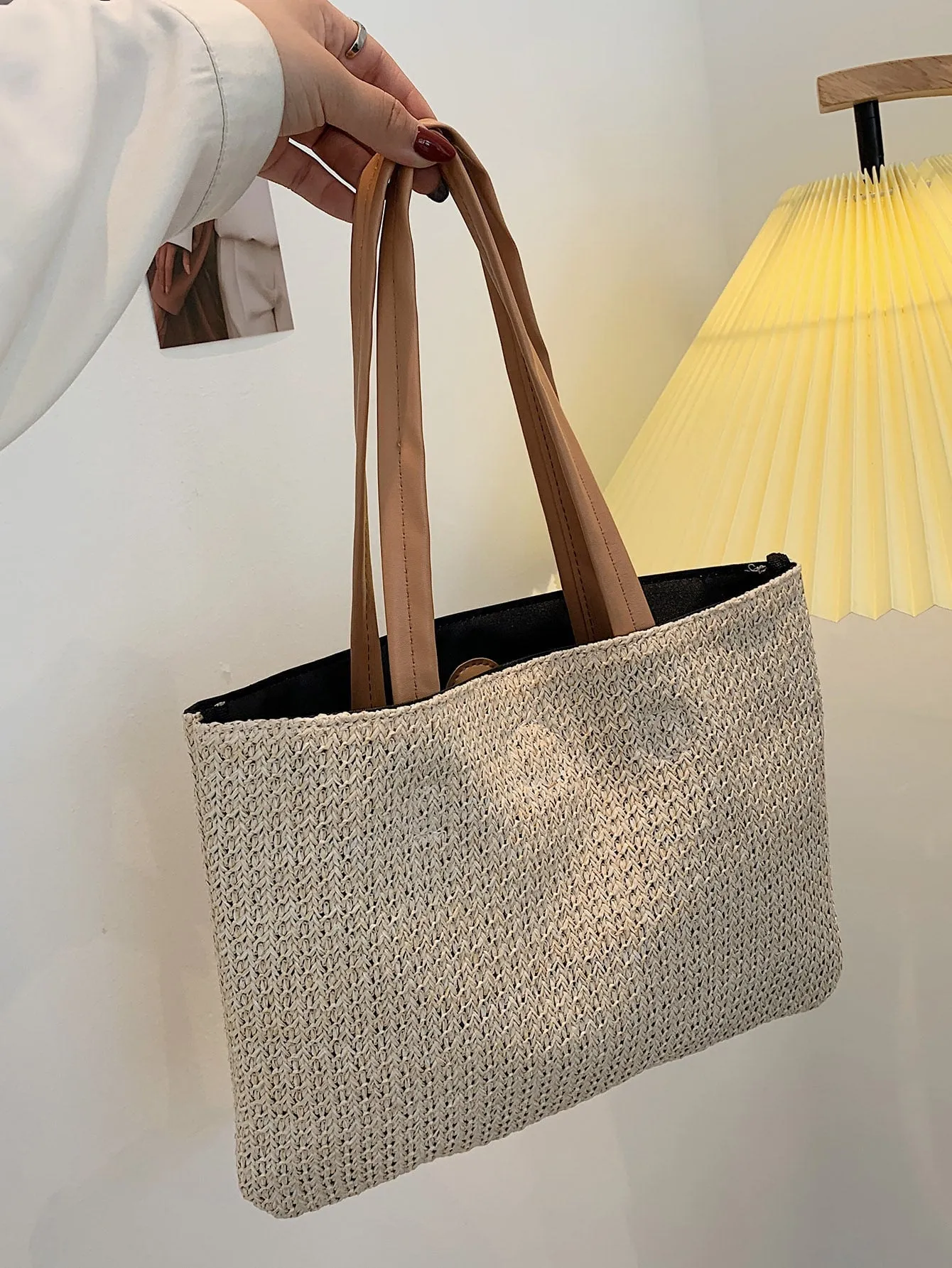 Minimalist Straw Shoulder Tote Bag